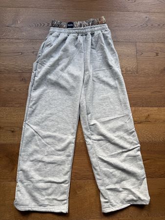 Weite, graue Stoffhose, Grösse M