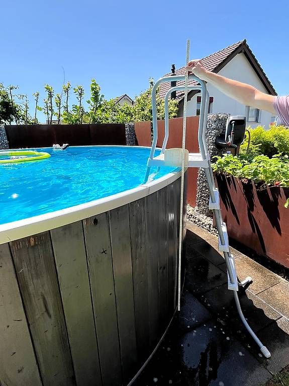 Bestway Echelles: Pool Leiter Bestway – D'occasion à Kestenholz par chanel3030