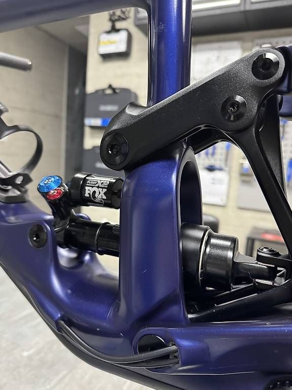 Biciclette: Specialized Enduro Expert Satin Blue/Black – Usato da Sementina venduto da mauro331 6