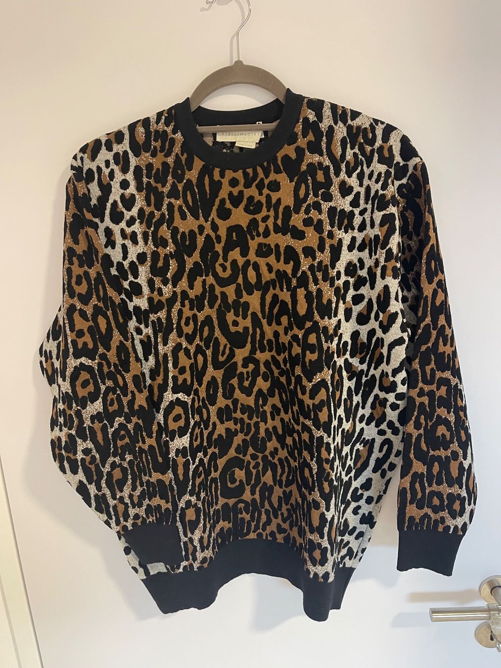 Pulls & Sweat-shirts: Pullover von Stella McCartney in Leo-Print – D'occasion à Zizers par sarah_1987 2