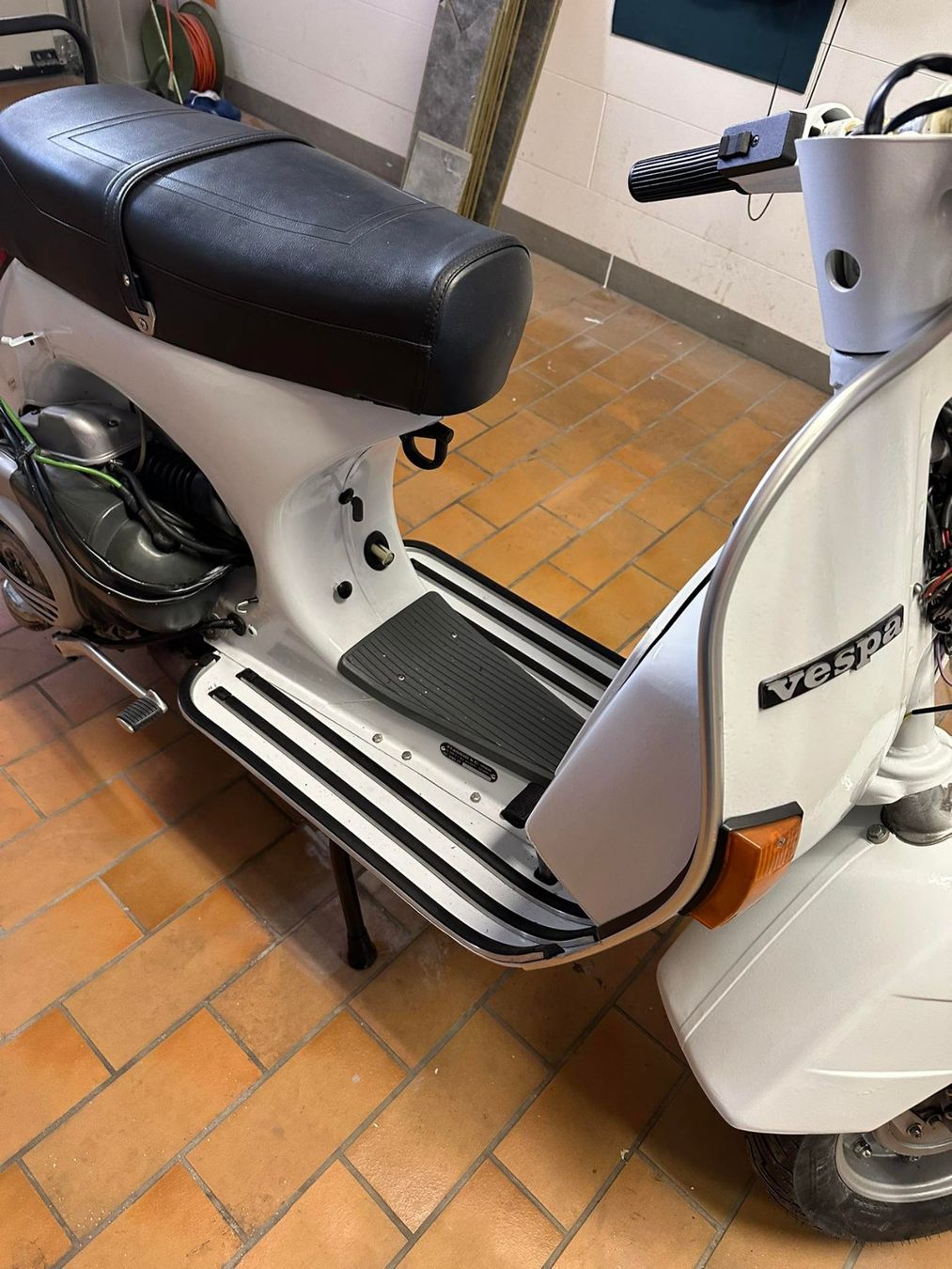 Piaggio Strada: Vespa 125 E weiss revidiert – Usato da Triesen venduto da Simo.Co 4