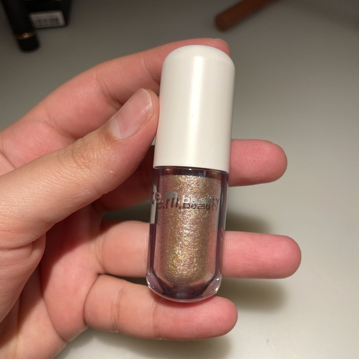 Make-up: r.e.m Beauty Fembot liquid Eyeshadow rem – Nuovo (secondo la descrizione) da Bellach venduto da Dreamer2501