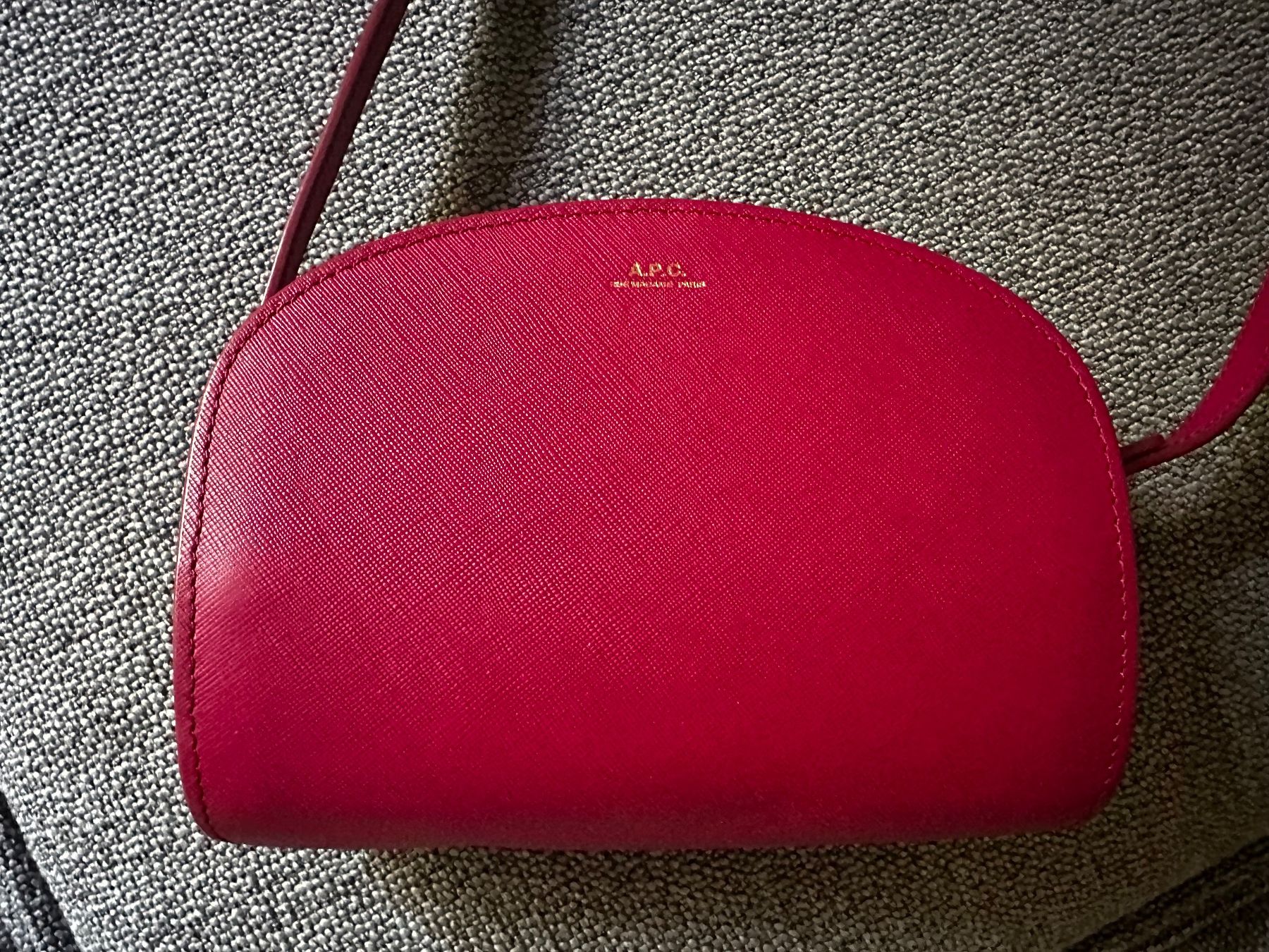 Apc Borse da donna: APC Tasche demi lune. Red/Pink – Usato da Basel venduto da ln__9jzd