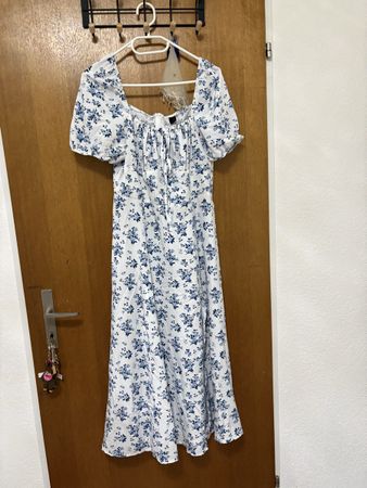 Kleid Blumenmuster weiss-blau Grösse L