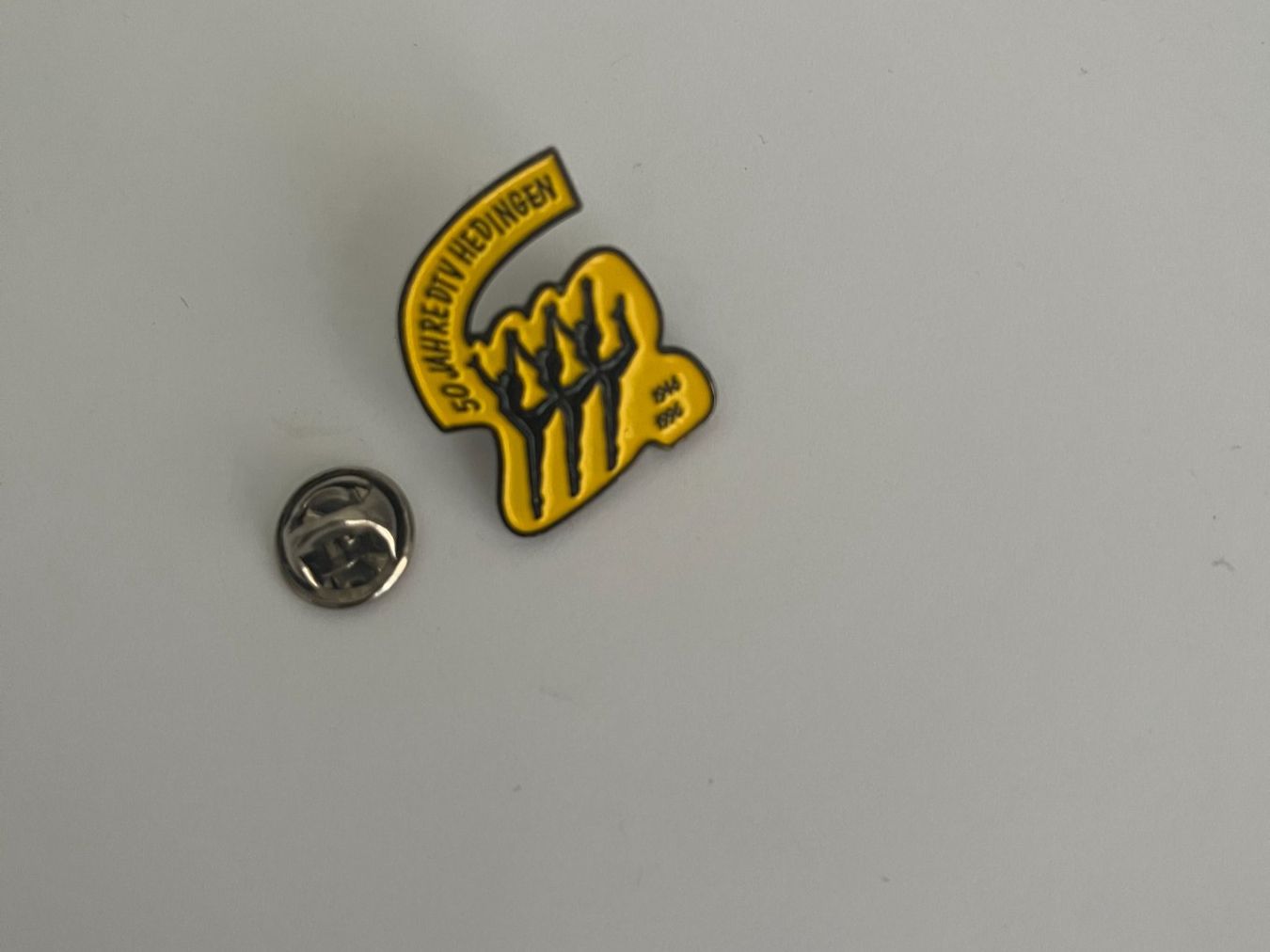 Plaketten & Abzeichen: 50 Jahre DTV Hedingen Pin! – Gebraucht aus Dietikon von sch_w2tw