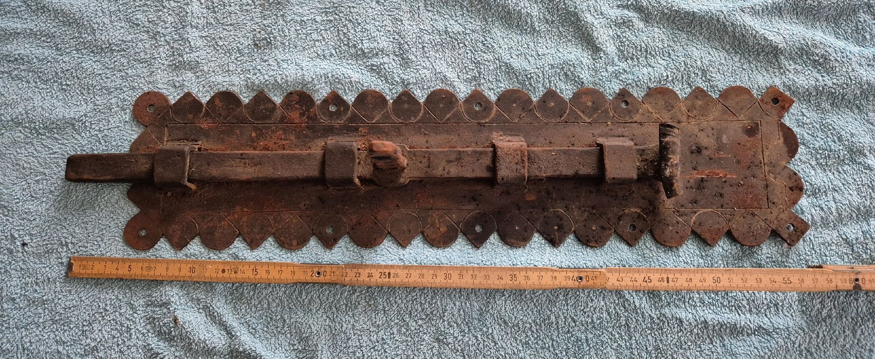 Eisenwaren: geschmiedeter Schubriegel 57cm – Gebraucht aus Vilters von Fleiflomi