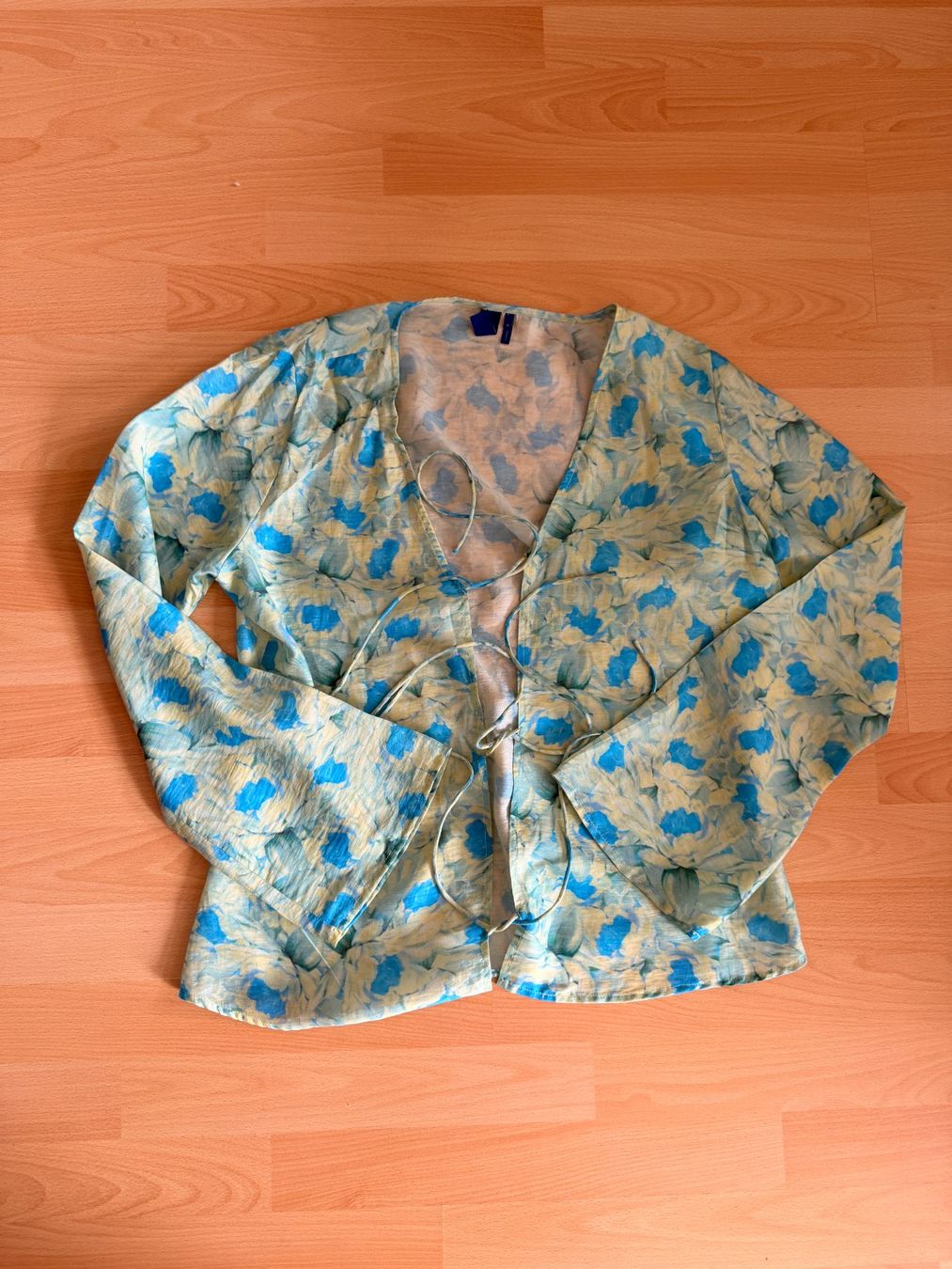 Chemisiers: Bluse mit Bindebändern – Neuf (Voir description) à Männedorf par jad_l7jg