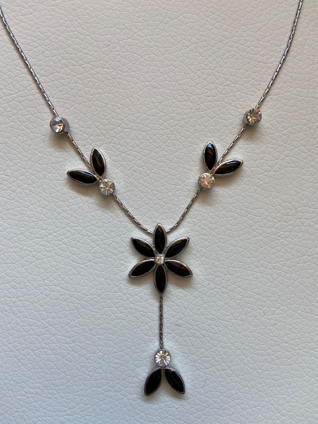 Catenine: Modeschmuck Halskette Blume – Usato da Gommiswald venduto da Aloha.Spirit 1