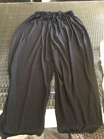 Elegante Damen Hose gestreift Bershka 38 Grau