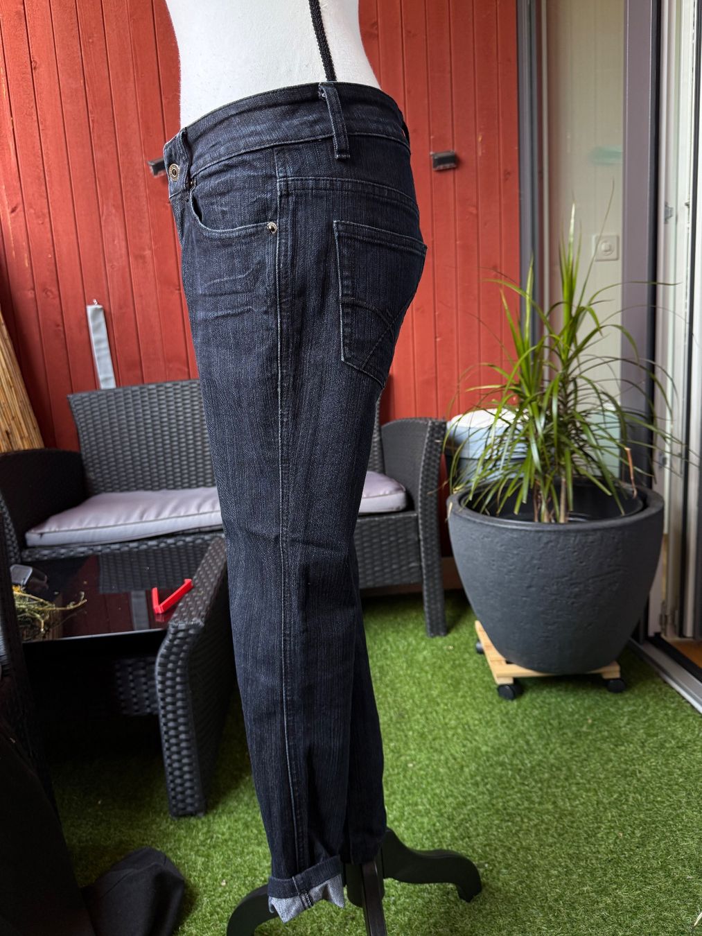 Jeans: Dunkelblaue Damen Jeans, Grösse 36/38 – D'occasion à Riehen par edu_92w7 7