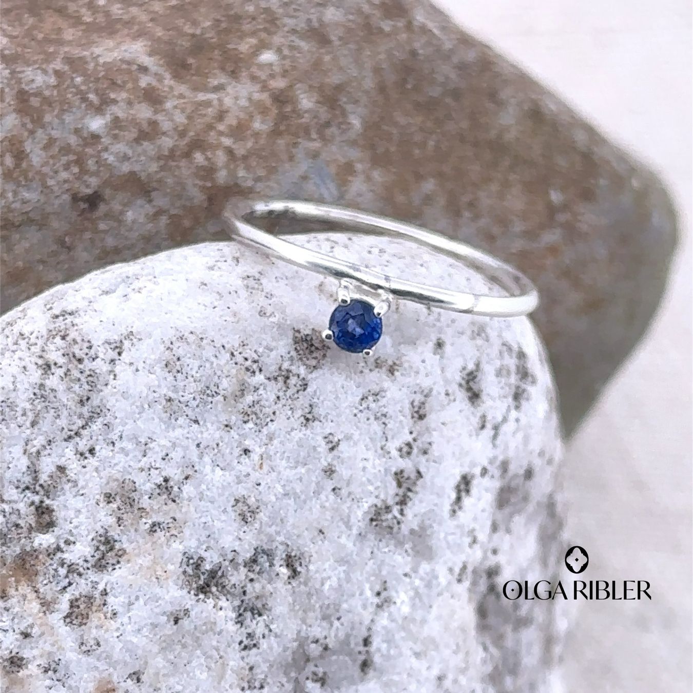 Olga Ribler Anelli: Unikate Silber Ring 925 mit Sapphire Grösse 52 – Nuovo (secondo la descrizione) da Luzern venduto da Schmuckoutlet 1