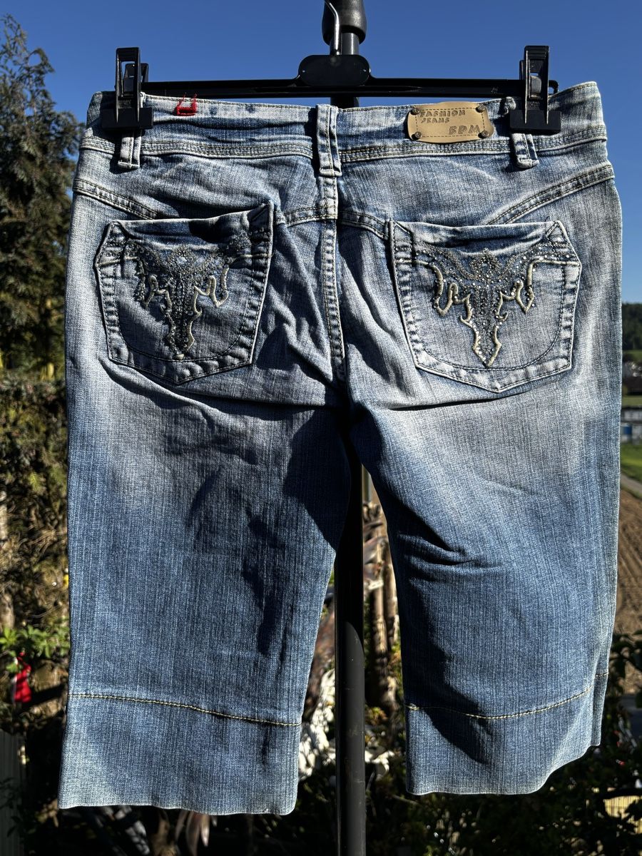 Jeans: 3/4 Jeanshosen  – Gebraucht aus Walterswil SO von Sunshineyupi 1