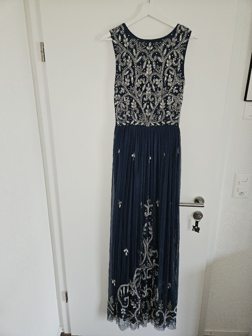 Kleider: neues elegantes Paillettenkleid S – Neu (gemäss Beschreibung) aus Rapperswil BE von TrojaM 4