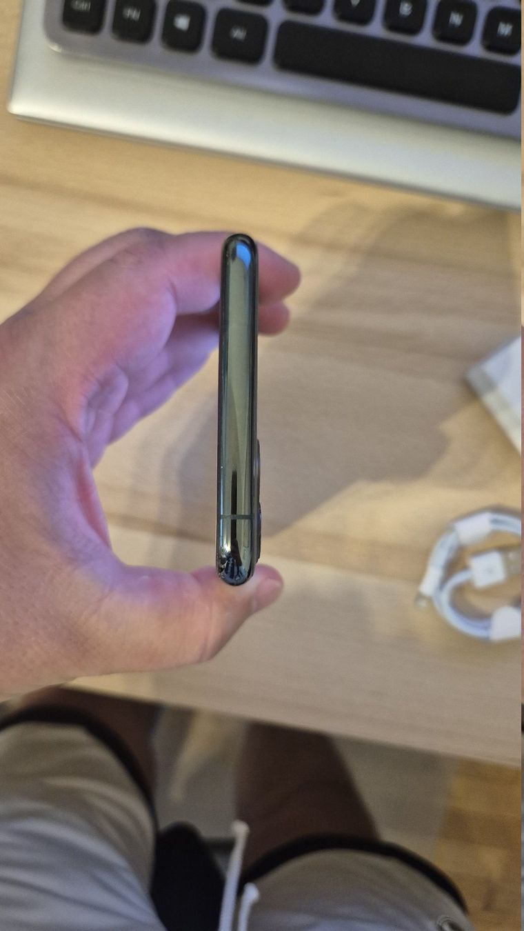 Apple Handys / Smartphones: iPhone 11 Pro Max 64GB Midnight Green 3013 – Gebraucht aus Münchenbuchsee von MV_Solutions 1