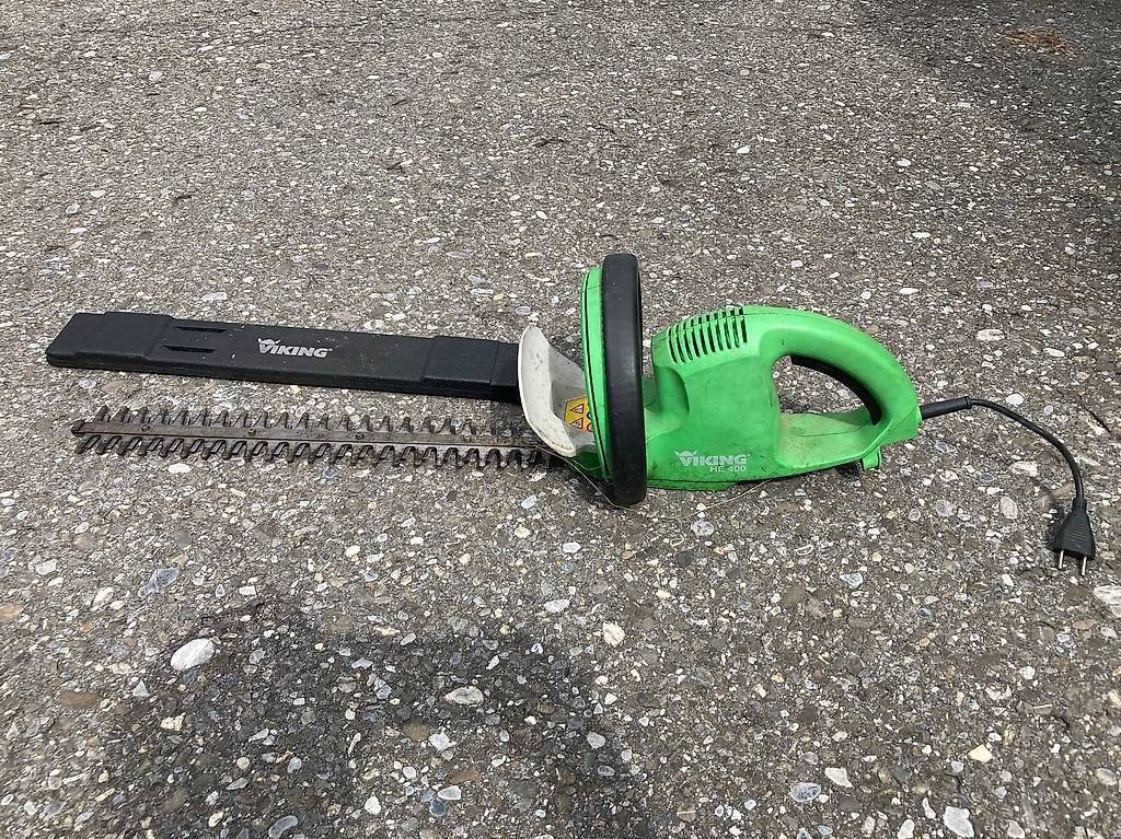 Tutti gli attrezzi: Heckenschere 230 V – Usato da Reutigen venduto da fb41