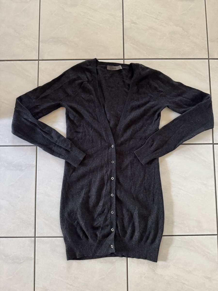 Vestes: Strickjacke Kaschmir Wolle Anthrazit XS – D'occasion à Hergiswil NW par kaufe_bei_kaufmann