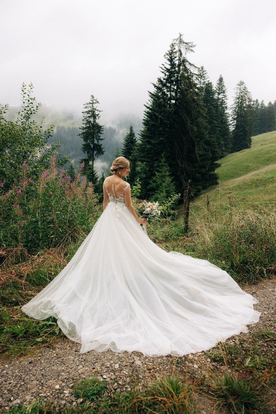 Vestiti: Hochzeitskleid & Unterrock – Usato da Auswil venduto da mel_qfh8 3