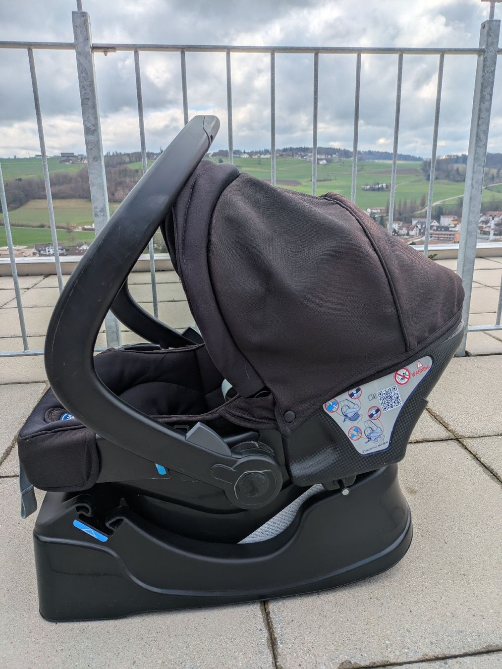 Chicco Seggiolini per auto: Chicco Babyschale mit extra Isofix Base – Usato da Rudolfstetten venduto da rudolfchris 4