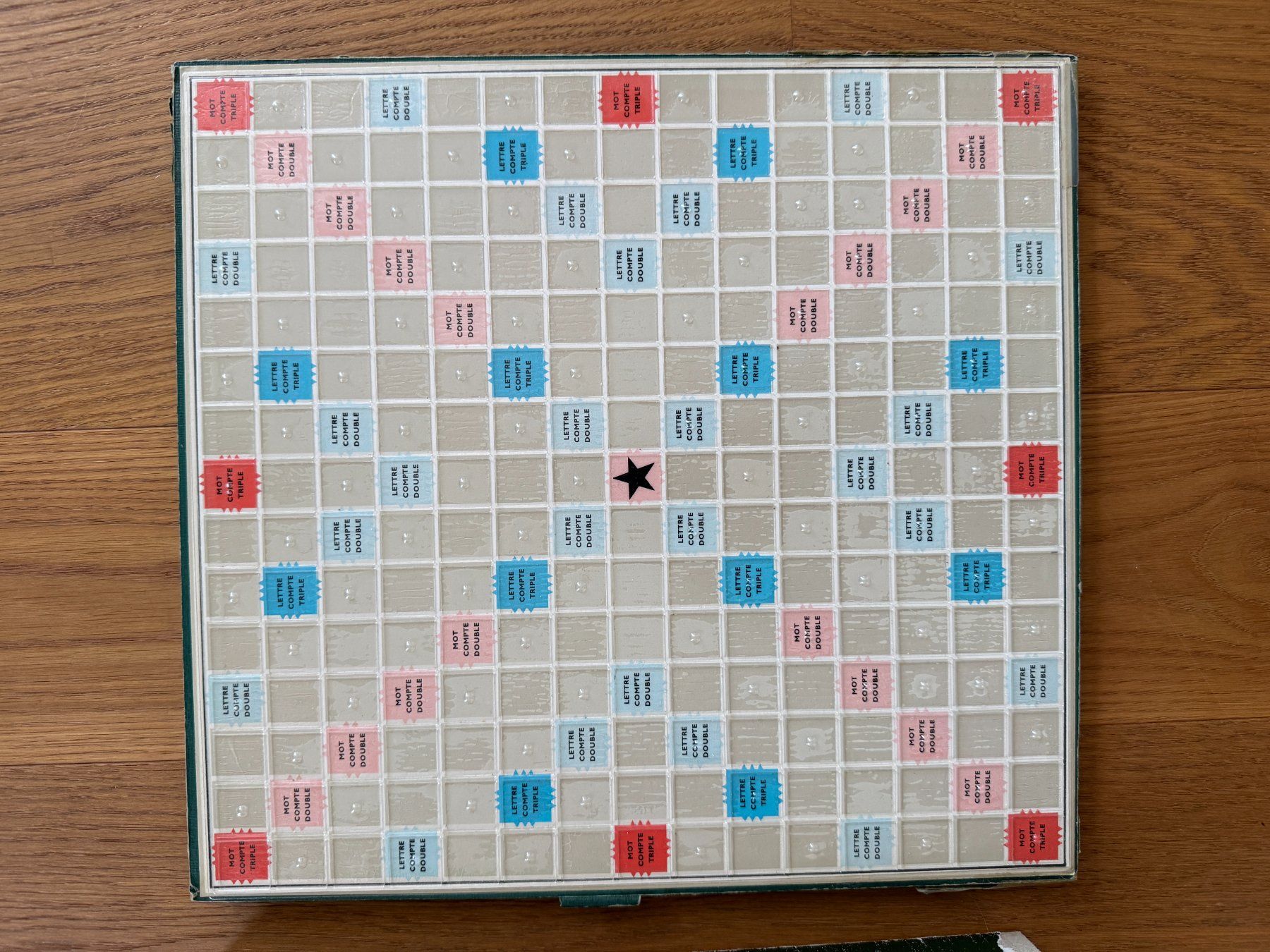 Jeux: Scrabble De Luxe modele special – D'occasion à Founex par MaevaMatahi 1