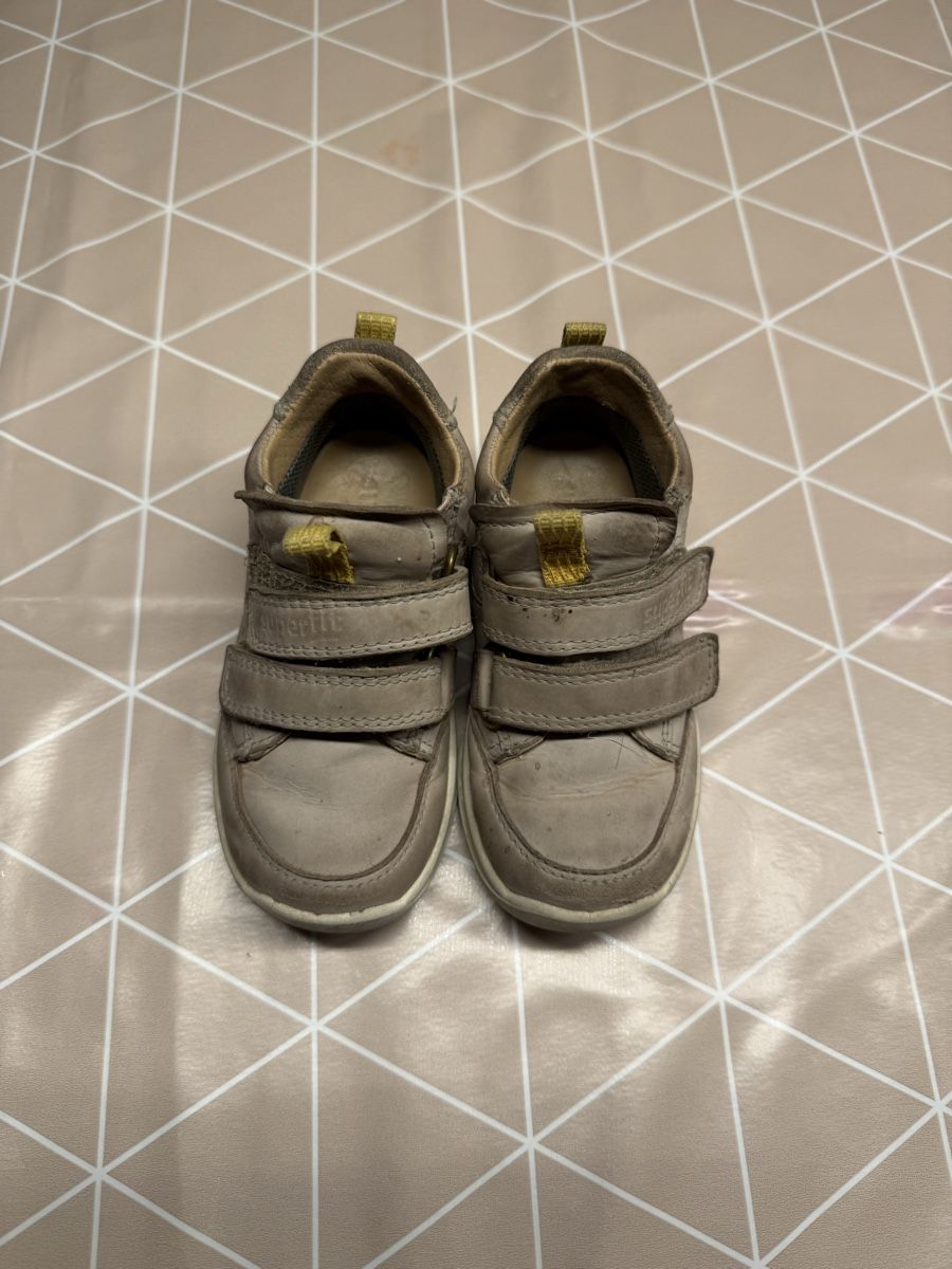 Scarpe per ragazzi: Superfit Schuhe Grösse 22 – Usato da Adetswil venduto da kai_p9fb