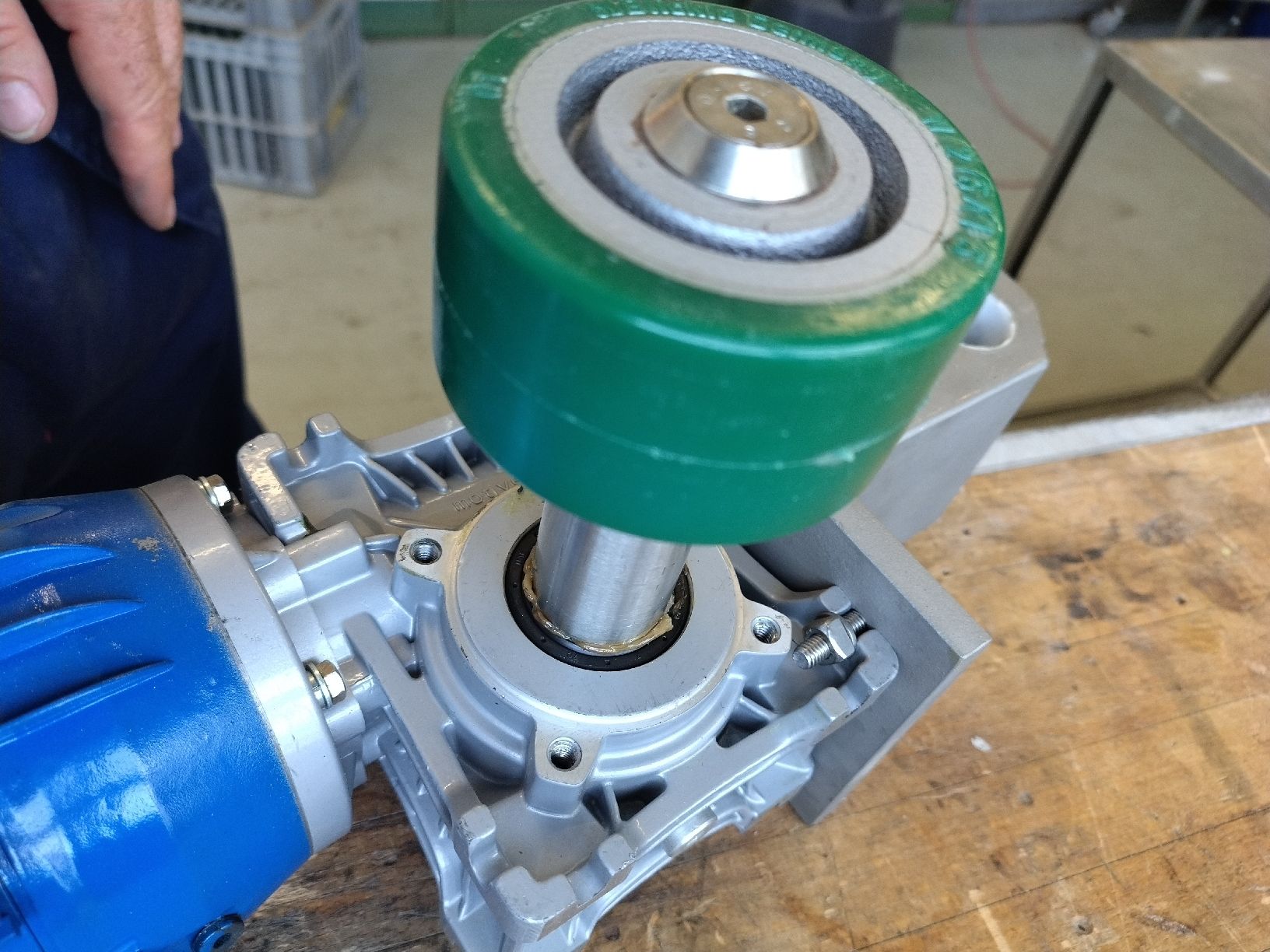 Motori: Getriebemotor  – Nuovo (secondo la descrizione) da Brüttisellen venduto da Grorbas 2