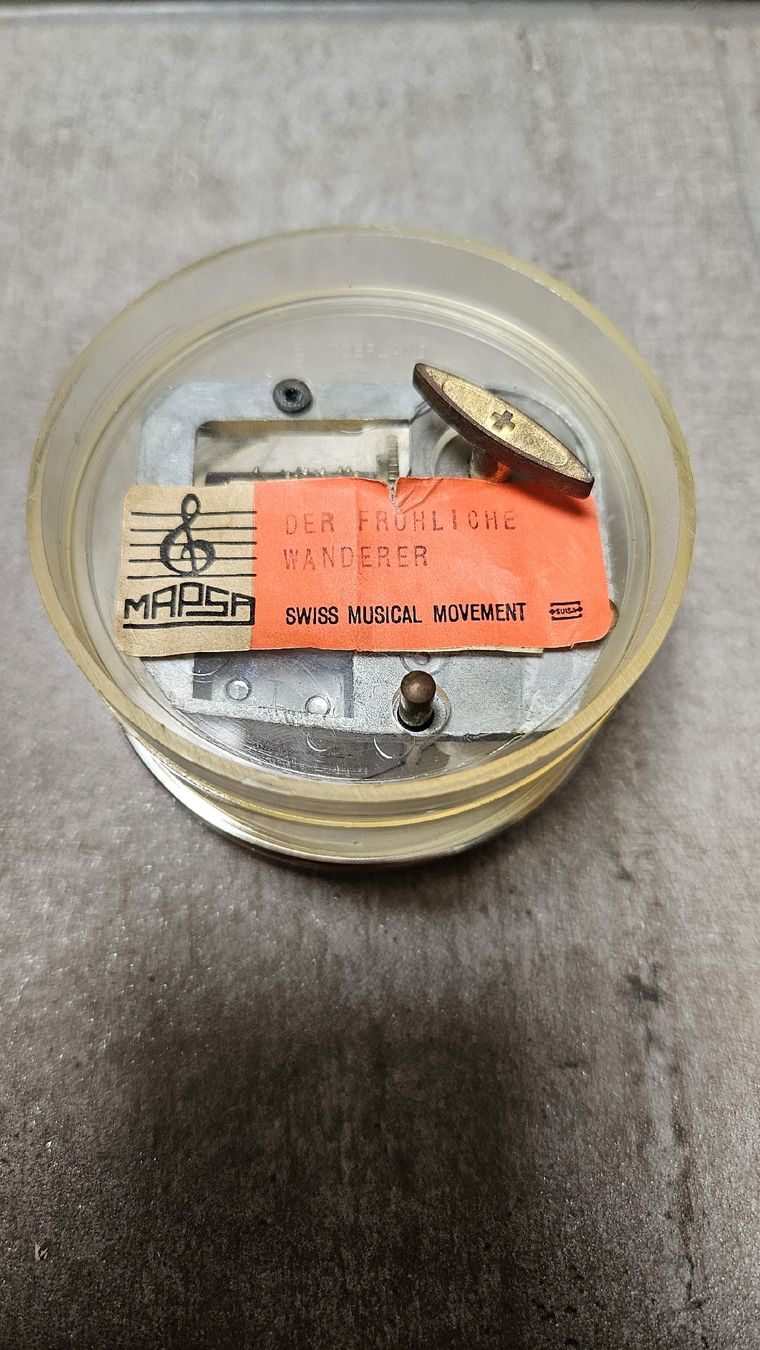 Spieldosen: Spieldose Fröhlicher Wanderer (15) – Neu (gemäss Beschreibung) aus Balgach von Floeru84 1
