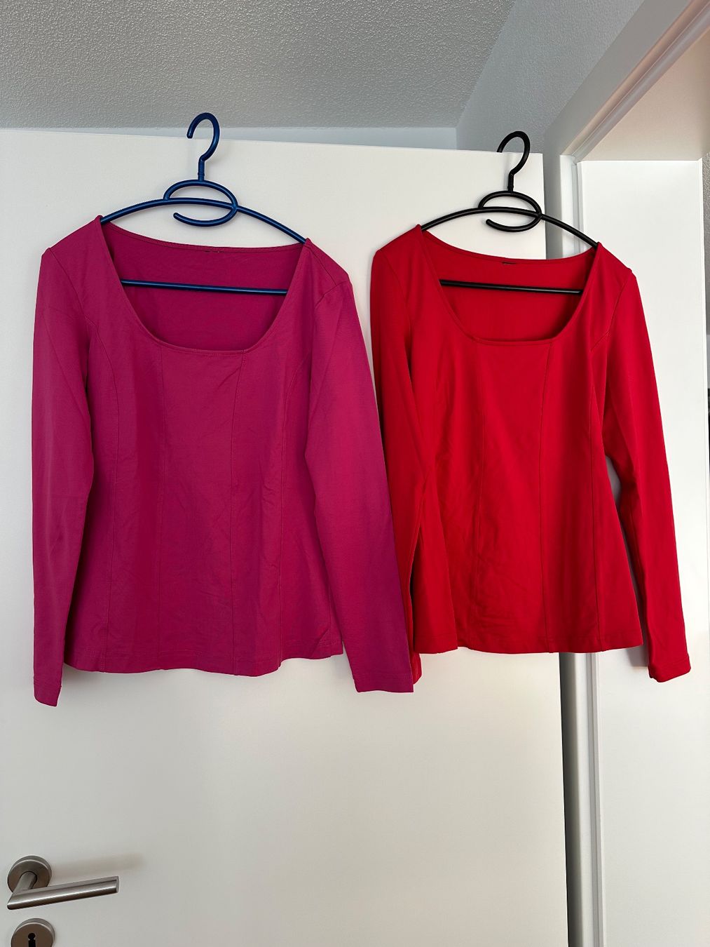 Pulls & Sweat-shirts: 2 Langarm-Shirts, Gr. 36/38 – D'occasion à Münsingen par Sternsaphir64 1