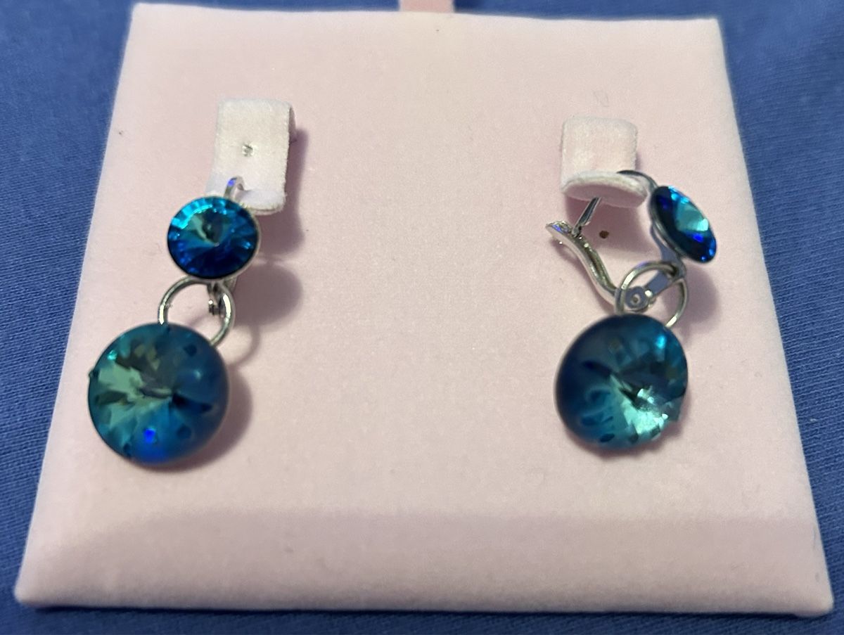 Ohrringe & -stecker: Funkelnde Clip Ohrringe türkis Strass neu – Neu (gemäss Beschreibung) aus Wädenswil von Giez33
