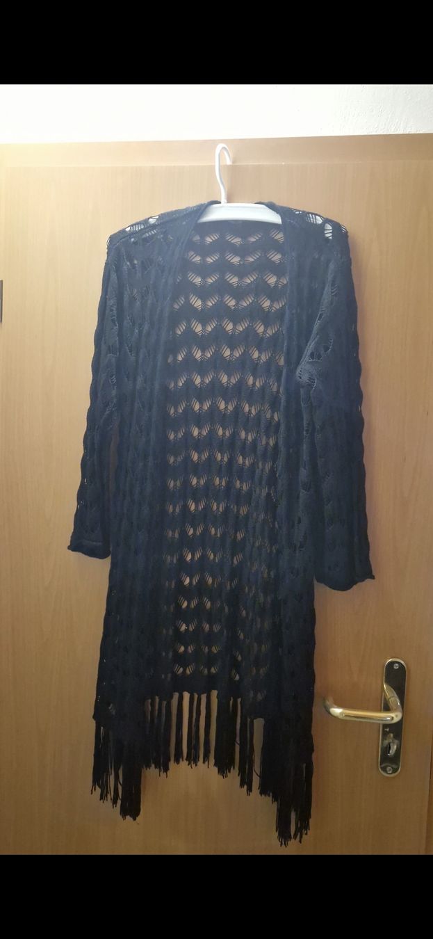 Vestes: Damen Strickjacke lang schwarz Grösse M Fransen – D'occasion à Bubendorf par ang_b829