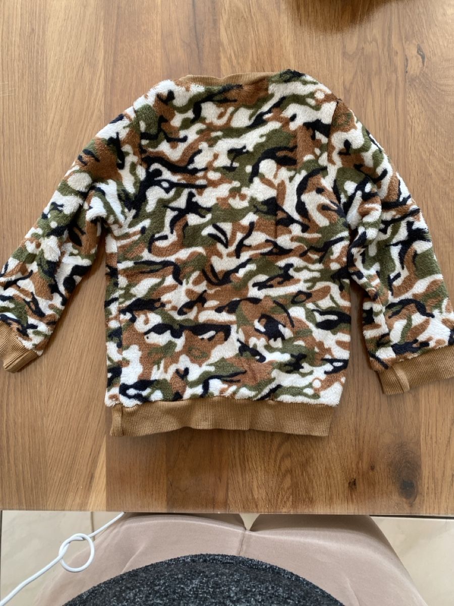 Maglioni & Felpe: Kinder Pullover Camouflage Plüsch Grösse 18-24 Monate – Usato da Welschenrohr venduto da all_5gs8 1