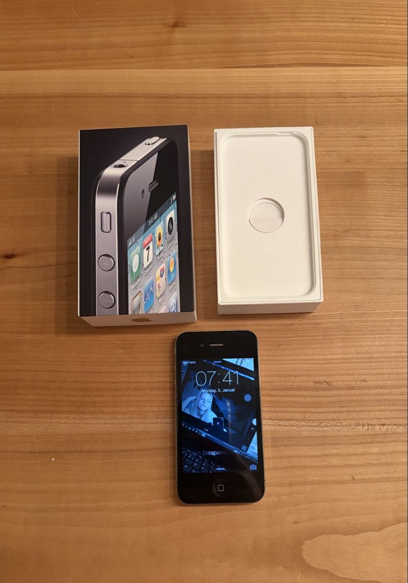 Apple Telefoni cellulari / Smartphones: iPhone 4 - inklusive Originalverpackung! – Usato da Amlikon-Bissegg venduto da Semi.B. 1