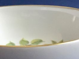 Coupelle Porcelaine de Limoges, décor fruits bordure dorée.