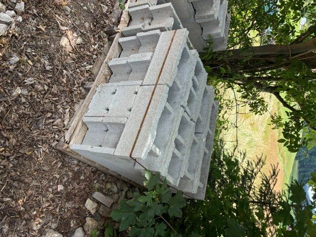 Steine & Dachziegeln: Blocs de béton creux construction – Neu (gemäss Beschreibung) aus le locle von jackfisch 3
