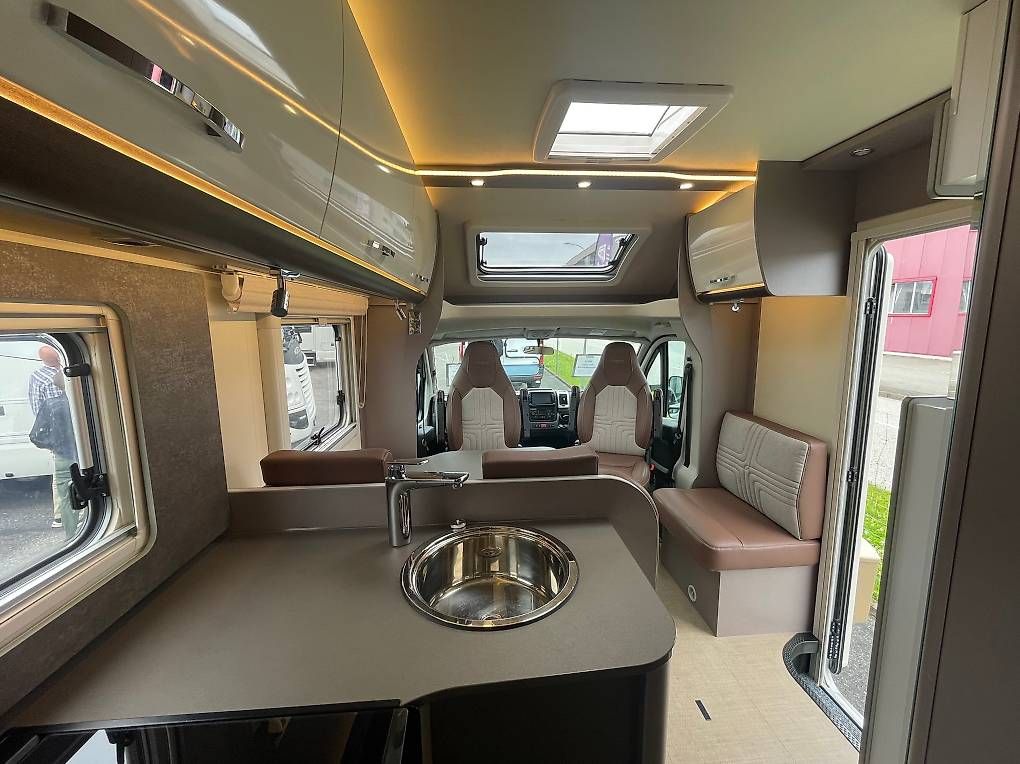 Veicoli da campeggio: Bürstner Lyseo TD 744 Harmony – Usato da Langenthal venduto da Reisemobil01 1