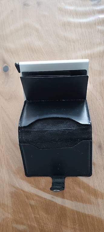 Secrid Brieftaschen: Secrid Kreditkartenhalter – Gebraucht aus Bassersdorf von Lilipi 1