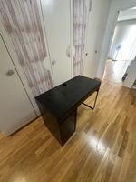 Schreibtisch schwarz mit Schublade und Metallgestell gebrauc