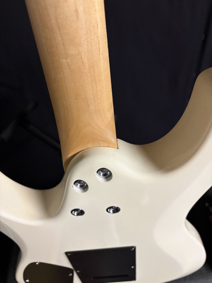Ibanez Strumenti musicali: Ibanez Gio White – Usato da Riehen venduto da Pnewyork 2