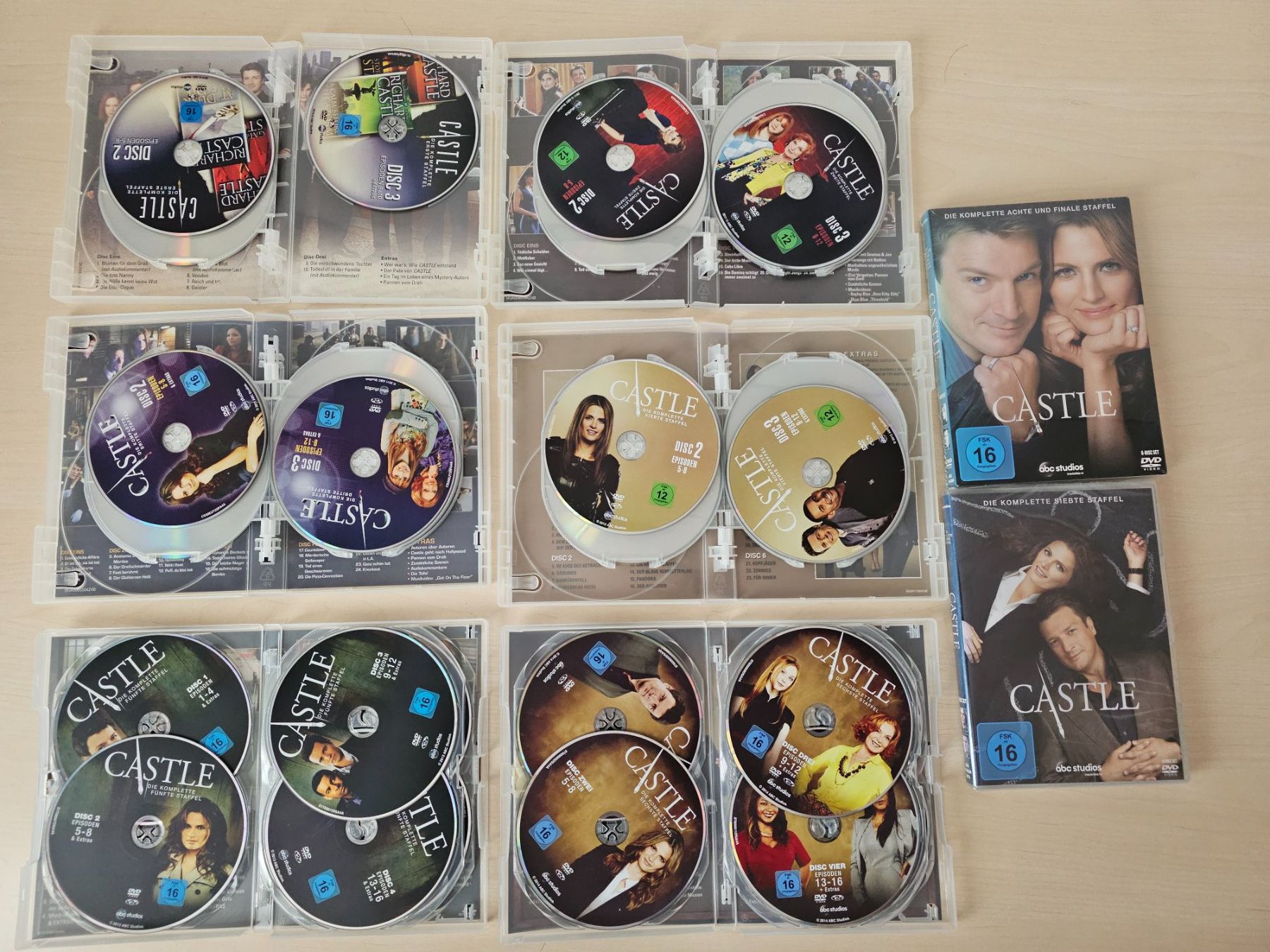 Tous les DVDs: CASTLE - komplette Serie – D'occasion à Niederglatt ZH par Grx5 3