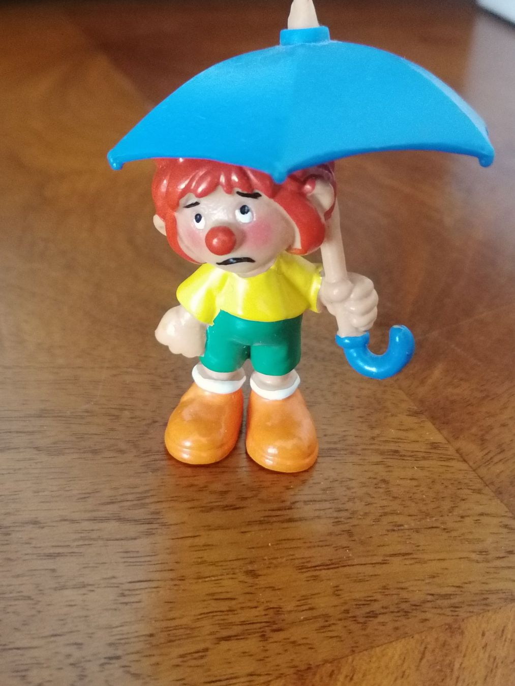 Bullyland Statuette: Pumuckl mit Regenschirm Bully Figur – Usato da Basel venduto da vintagecollector