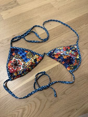 Bikini Oberteil floral Grösse M neuwertig