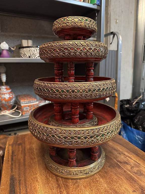 Servierplatten: Ensemble de 4 plateaux décoratifs empilables – Gebraucht aus Versoix von Tamaze47
