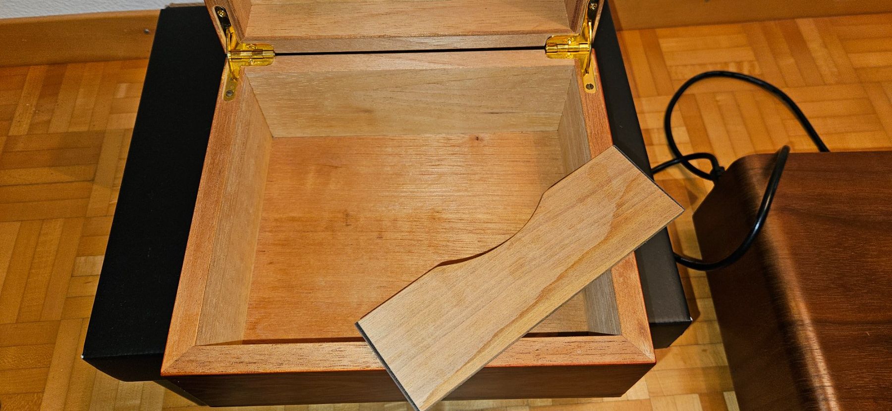 Humidor per sigari: Humidor aus Holz – Usato da Hagendorn venduto da Kokomo 5
