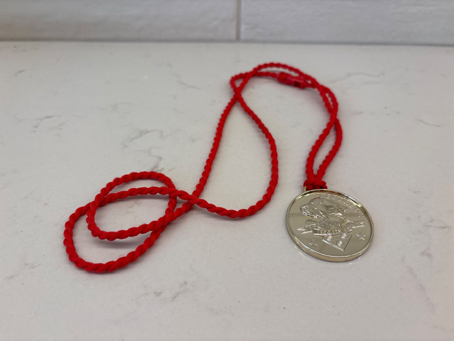 Médaille Legoland Legoredo Legoldmine avec cordon rouge (D'occasion) à ...