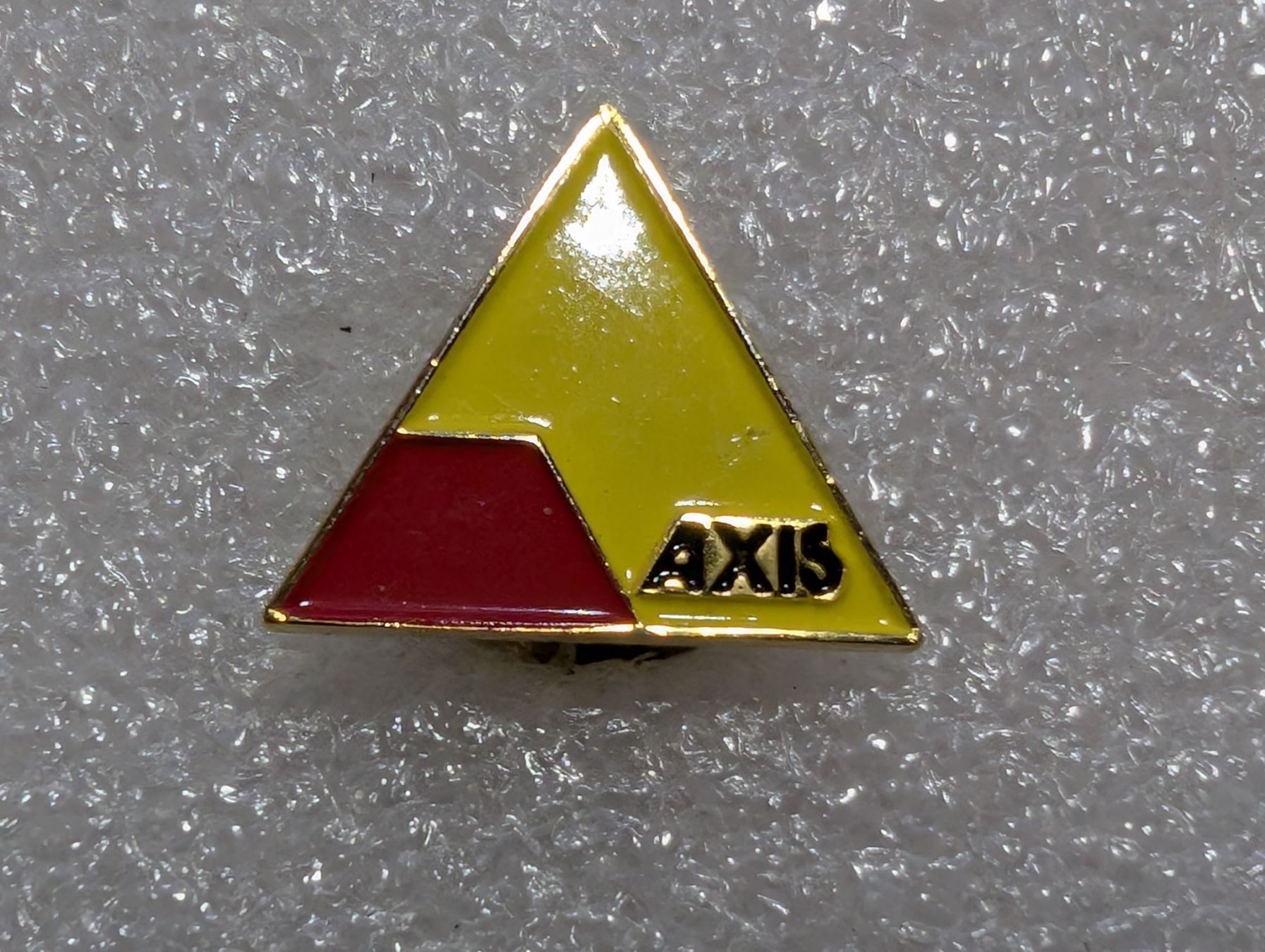 Plaketten & Abzeichen: Ansteckpin 263: Axis – Gebraucht aus Oppligen von Pin-Fall-Shop