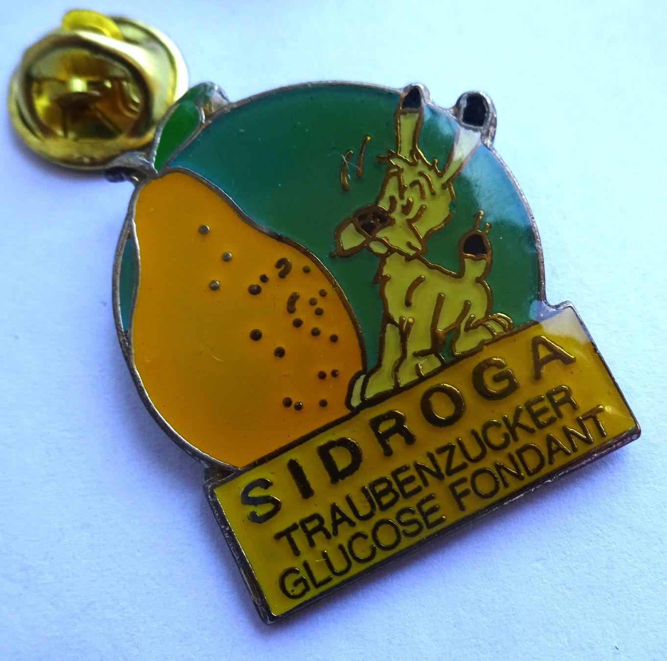 Plaketten & Abzeichen: Pin Sidroga Traubenzucker IDEFIX – Gebraucht aus Utzenstorf von BUtter81