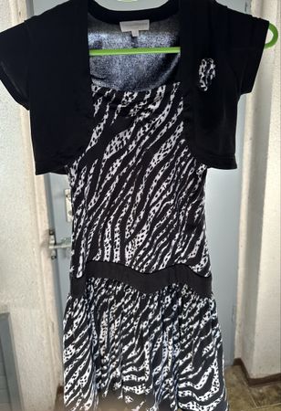 Schönes Kleid mit Jäckchen Gr. 140