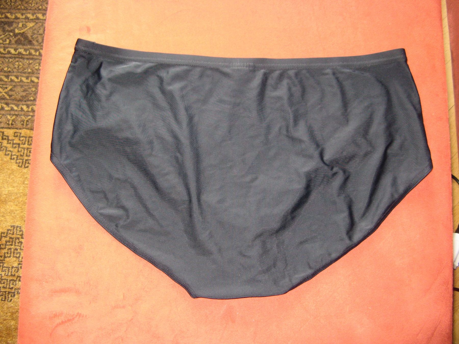 Costumi da bagno & Bikini: Damen Badehose schwarz Gr. 50 – Usato da Zürich venduto da apil 1