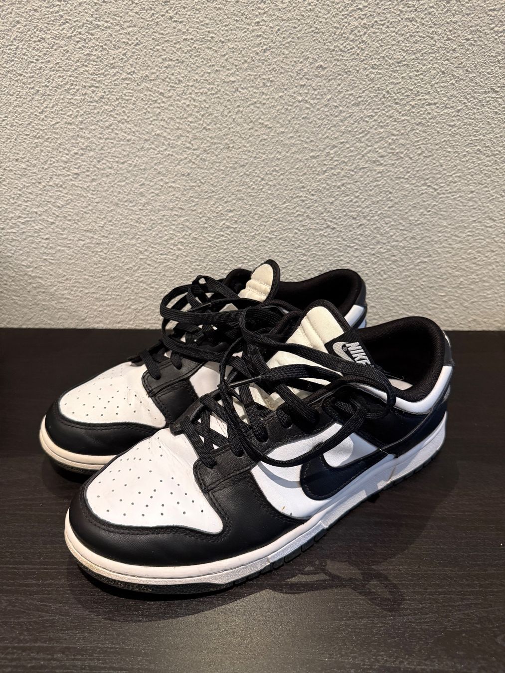 Scarpe da uomo: Nike Dunk Low Panda, Top Zustand, Grösse 44,5 – Usato da Emmenbrücke venduto da ReFine