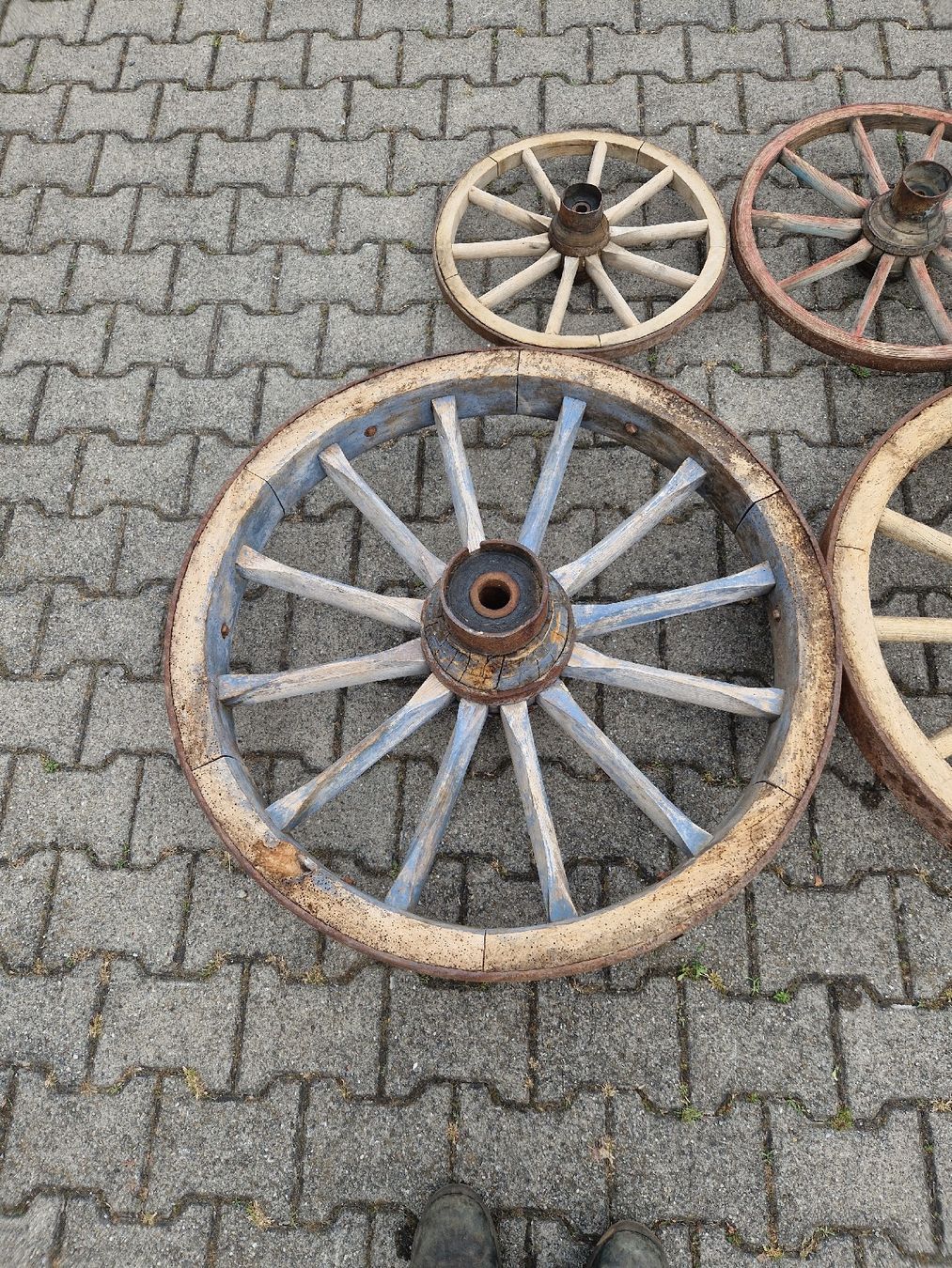 Pneus & Kompletträder: Alte Holzräder – Defekt aus Grosswangen von lar_9lz7 1