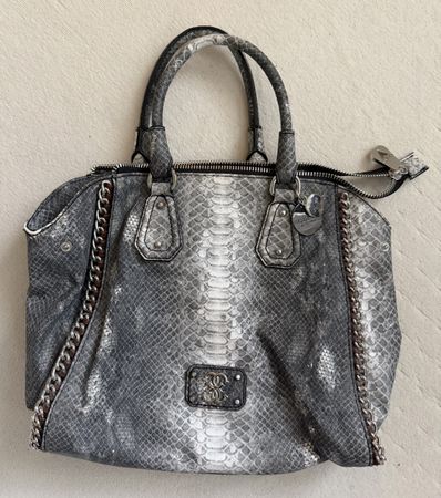 Schöne Handtasche von GUESS, B30xH28 cm
